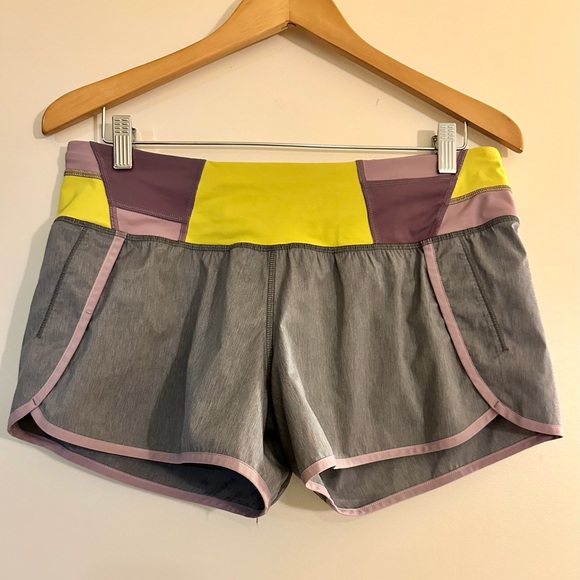 Lululemon Run Times Short *2-way Stretch in Heathered Slate/Mauvelous. Size 8 - Picture 8 of 10